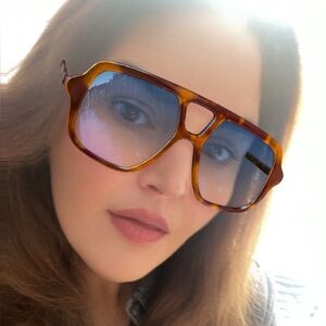 Meet your Posher, Angelina